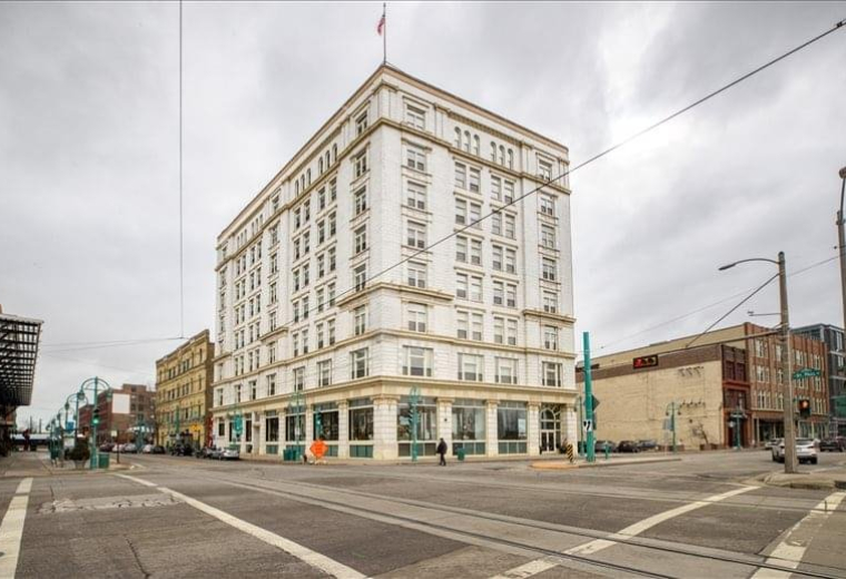 Milwaukee executive suite