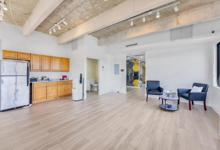 Exterior view of 3595, Sheridan Street, Ste 210