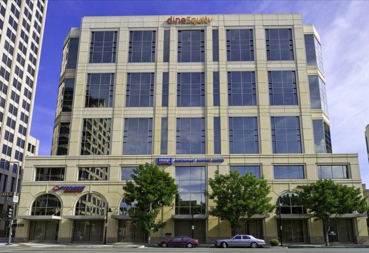 Office suites in central Glendale (California)