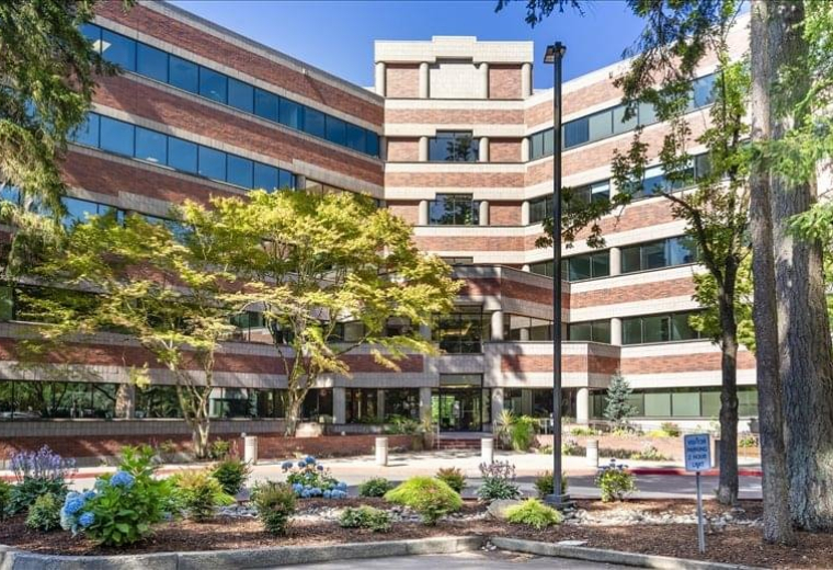 Offices at 5 Centerpointe Drive , Suite 400