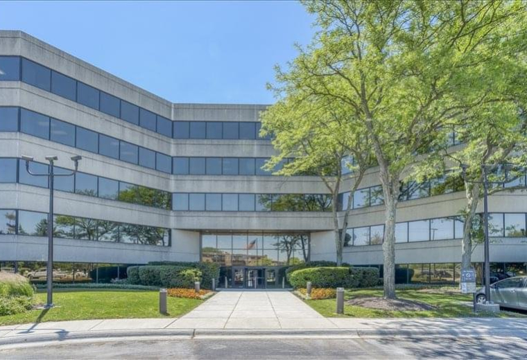 Serviced offices to let in Northbrook