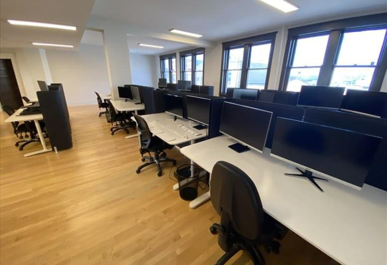 500 Place d'Armes, Suite 1800 executive offices