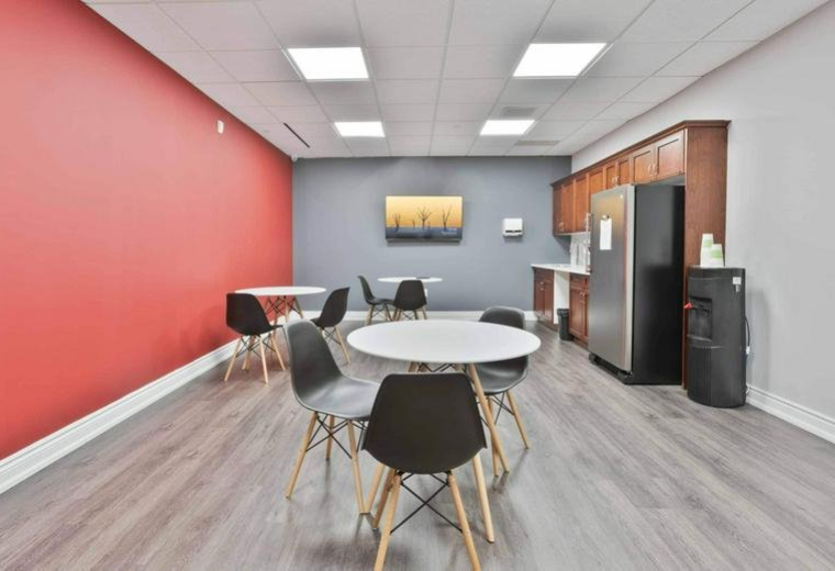 5500, North Service Road