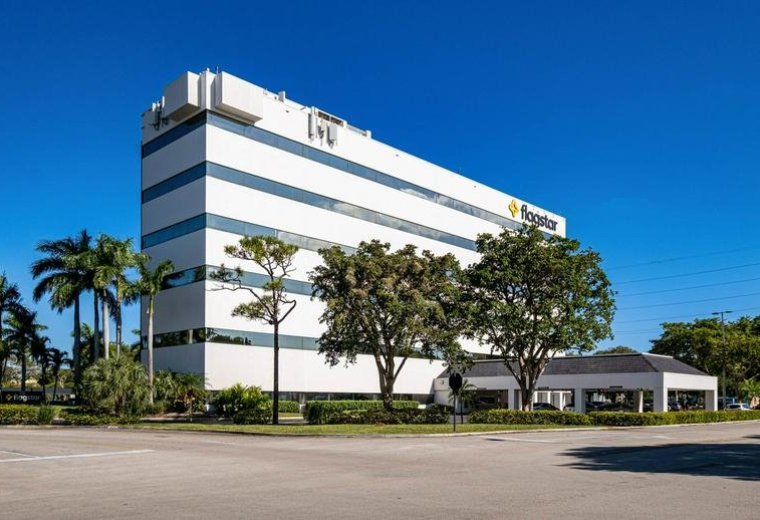 5550 Glades Road, Suite 500 serviced office centres