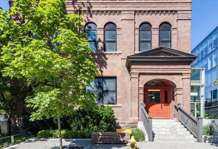 Serviced offices to rent in Toronto