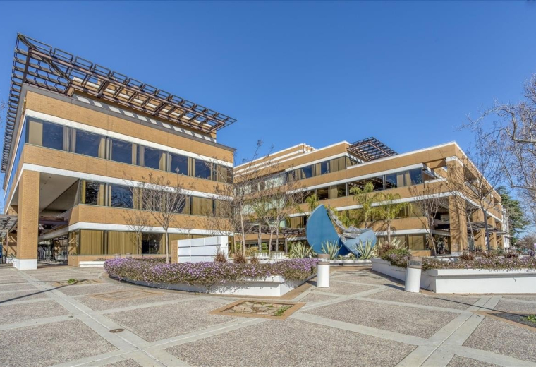 800 West El Camino Real, Downtown Mountain View Center, Mountain View, California, USA