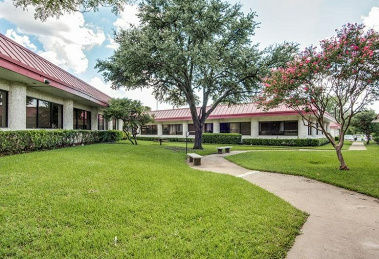 Interior of 9550 Forest Lane, Forest Park Gardens