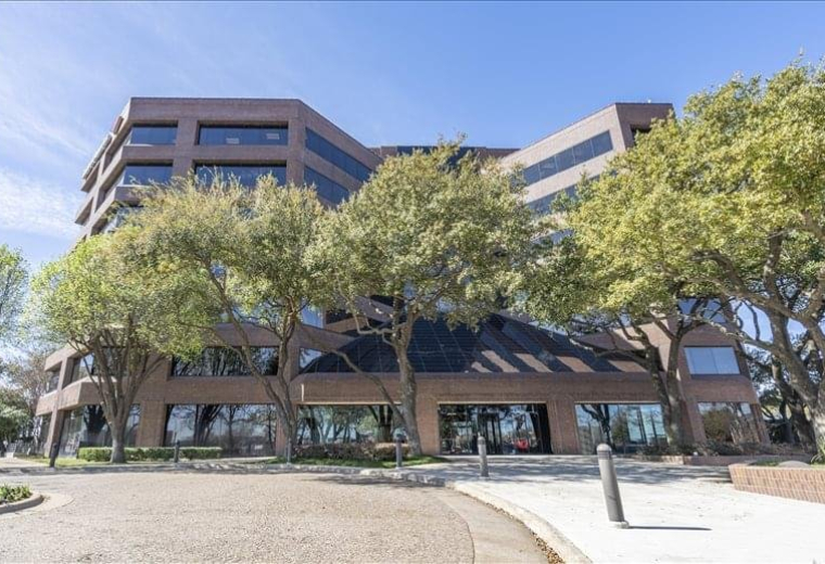 Offices at 2000 E Lamar Boulevard, Suite 600