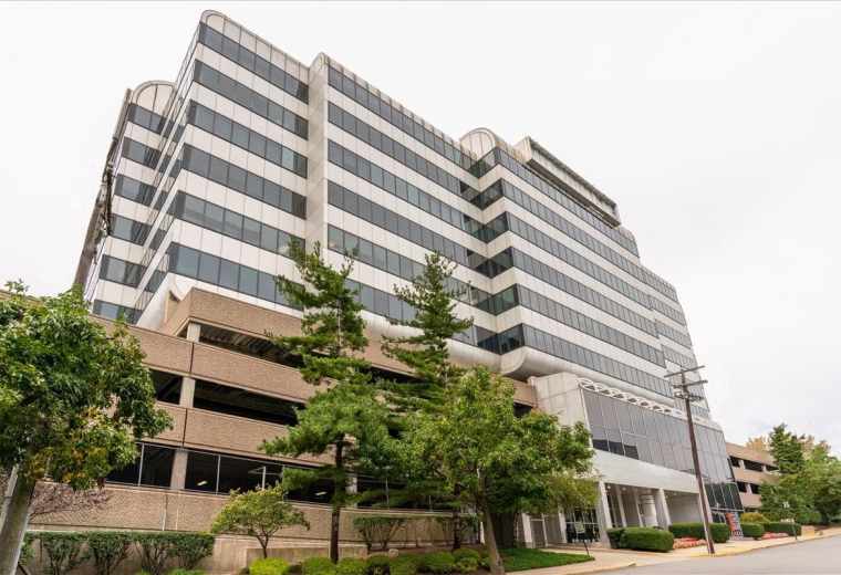 1 Bridge Plaza, Fort Lee, New Jersey, USA