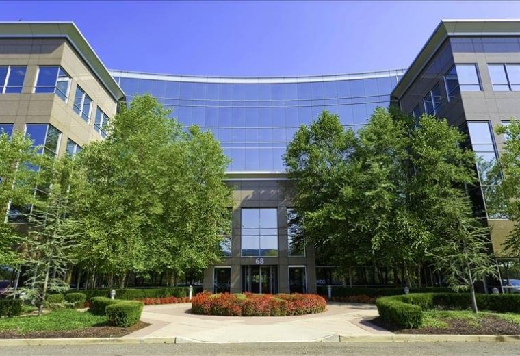 NY, Long Island – Melville Expressway II, 68 South Service Road, Suite 100