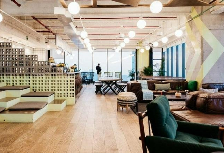 Reforma Latino, Paseo de la Reforma 296