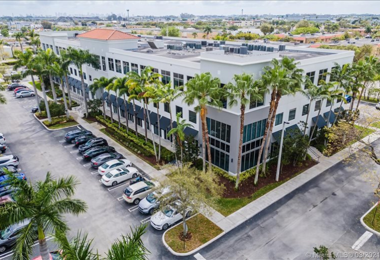 Executive suites in central Doral