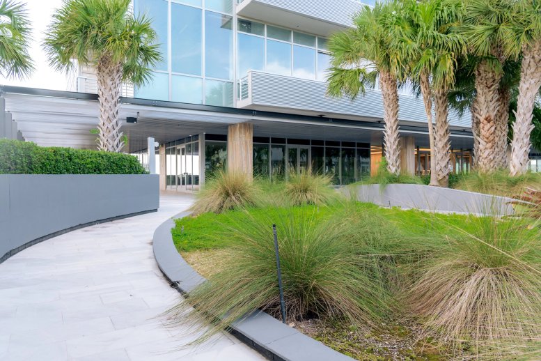 Exterior view of the modern glass facade at Aventura Onyx Tower, 1010 South Federal Highway.