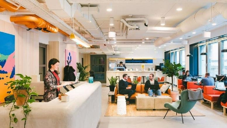 Reception and lobby area at the Campus @ Warner Center, 21255 Burbank Boulevard.