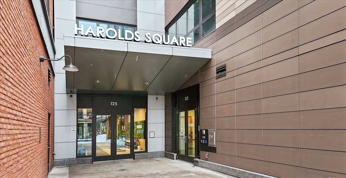 Exterior entrance and signage for Harolds Square at 125 East State Street.