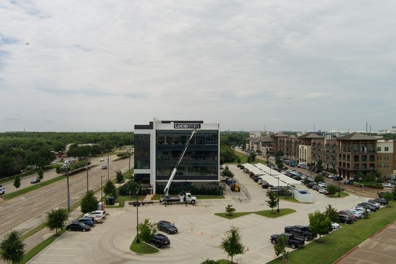 Exterior view of the contemporary office building at 1785 Texas 26 Suite 200 Grapevine.