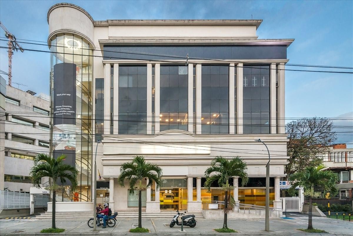 Exterior view of the classic stone facade at Cra 43 A No. 11 No. 44 Floors 2, 3, 4.