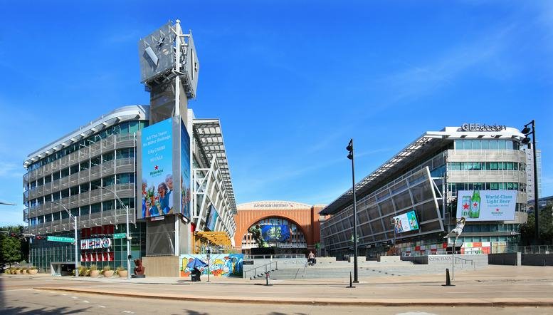 Exterior view of the multi-story modern office building at 3090 Nowitzki Way.