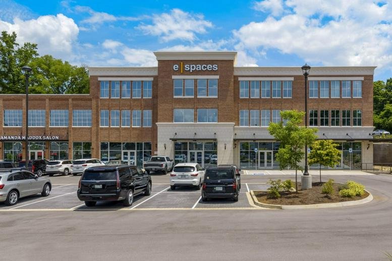 Exterior view of the brick building at 4315 Kingston Pike, Suite 210, Knoxville, Tennessee.