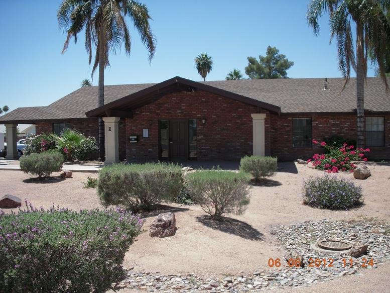 Exterior brick building view of 625 W Southern Avenue, No. E, Mesa, Arizona.