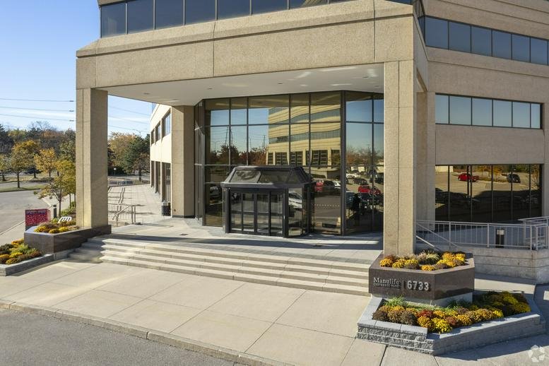 Exterior view of the professional office building at 6733 Mississauga Road.