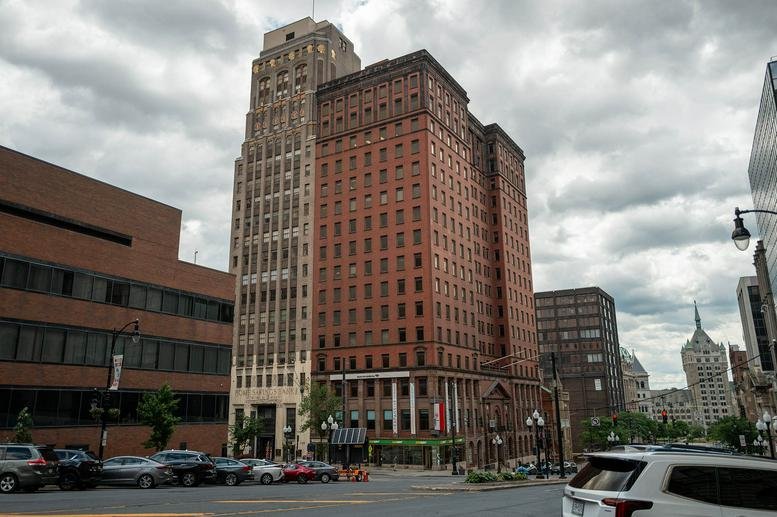 Exterior view of the historic brick and stone building at 69 State Street, Albany (NY).