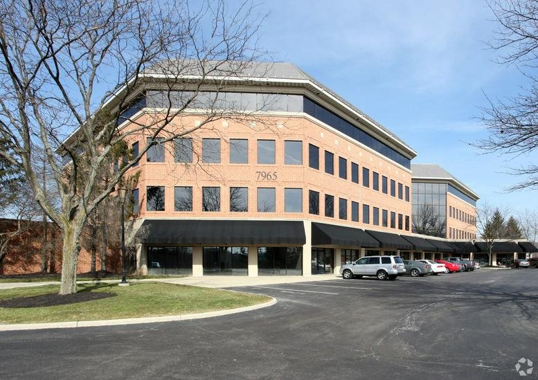 Exterior view of the brick office building at 7965, North High Street, Far North, Columbus (Ohio).