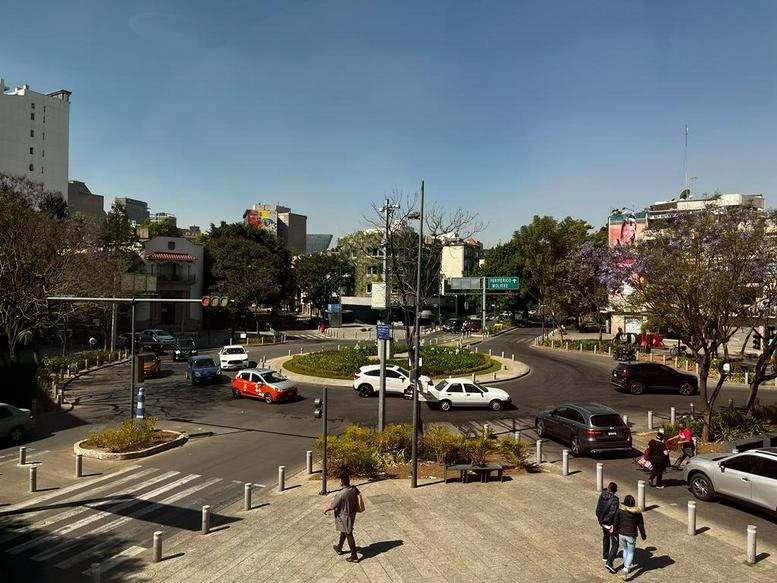 Exterior view of the roundabout and buildings at Av. Pdte Masaryk 219, Piso 1, Polanco V Secc.