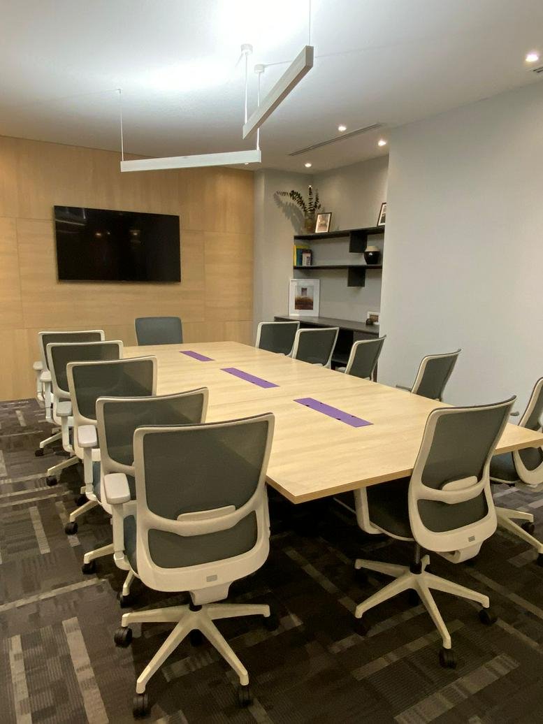 Conference room at Belisario Domínguez 2020 featuring a large table and natural wood accents.
