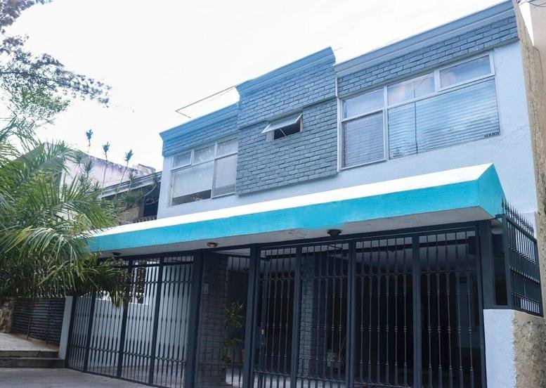Exterior view of the office building at Colomos No. 2604, Col. Providencia.