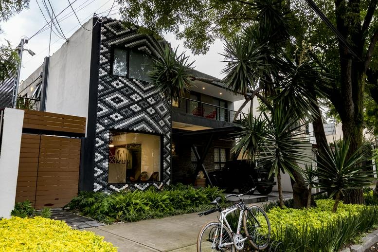 Exterior view of the patterned facade at Eugenio Sue 316 Polanco.