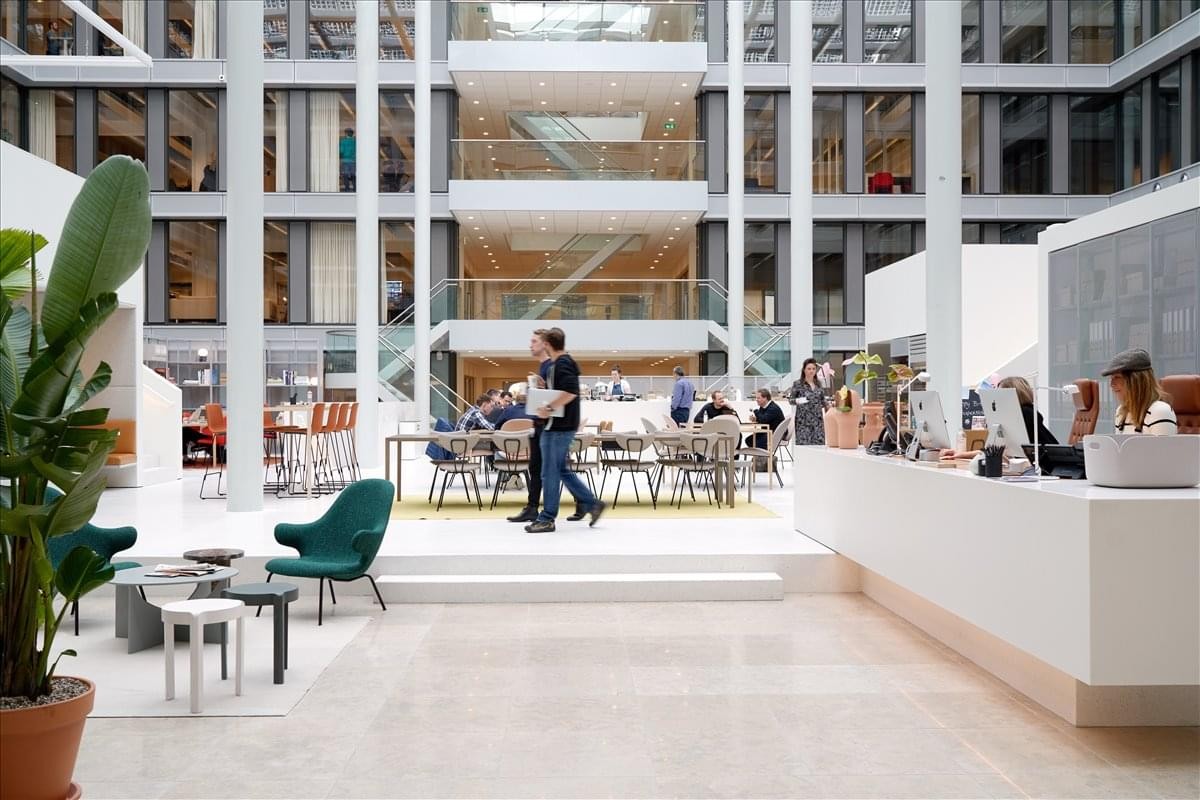 Spacious sunlit lobby at Miguel Hidalgo y Costilla 2404, Obispado, Monterrey with tiered architecture.