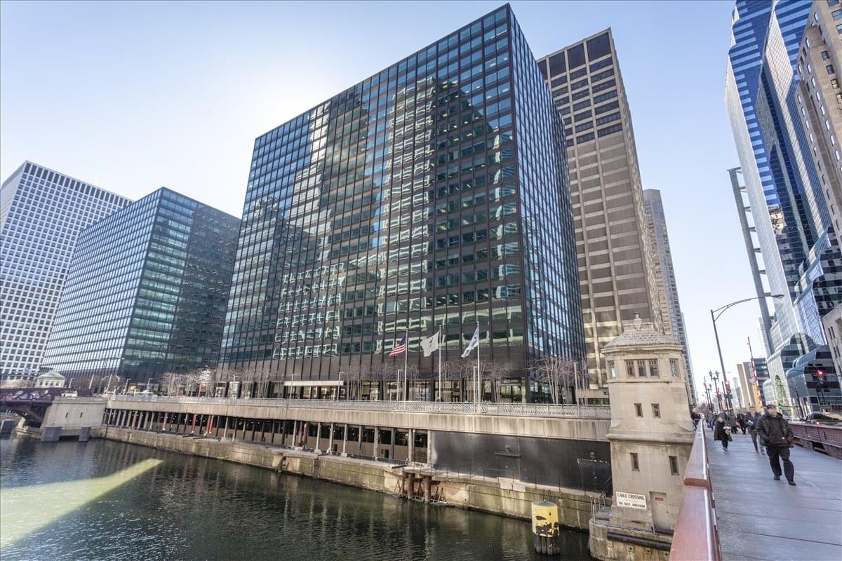 Exterior view of the waterfront high-rise at 10 South Riverside Plaza, Suite 1800, West Loop Center.