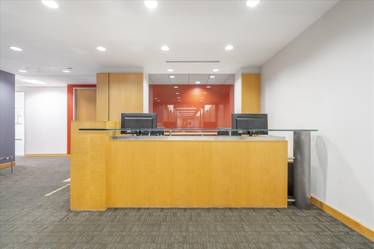 Welcoming reception desk at 201 South Biscayne Boulevard, Miami Center, Suite 2800.