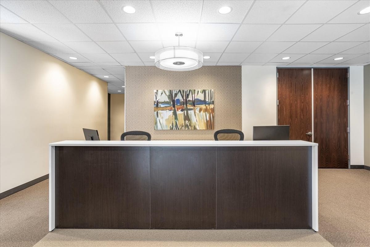 Professional reception area of 2121 North California Boulevard, Suite 290, Downtown Walnut Creek Center.
