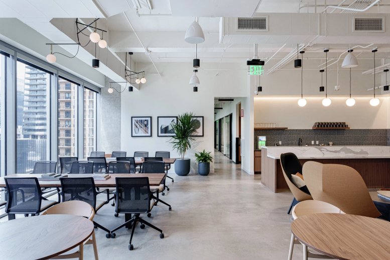 Spacious coworking area at 255 California Street, 6th Floor, Downtown, San Francisco with modern lighting and city views.