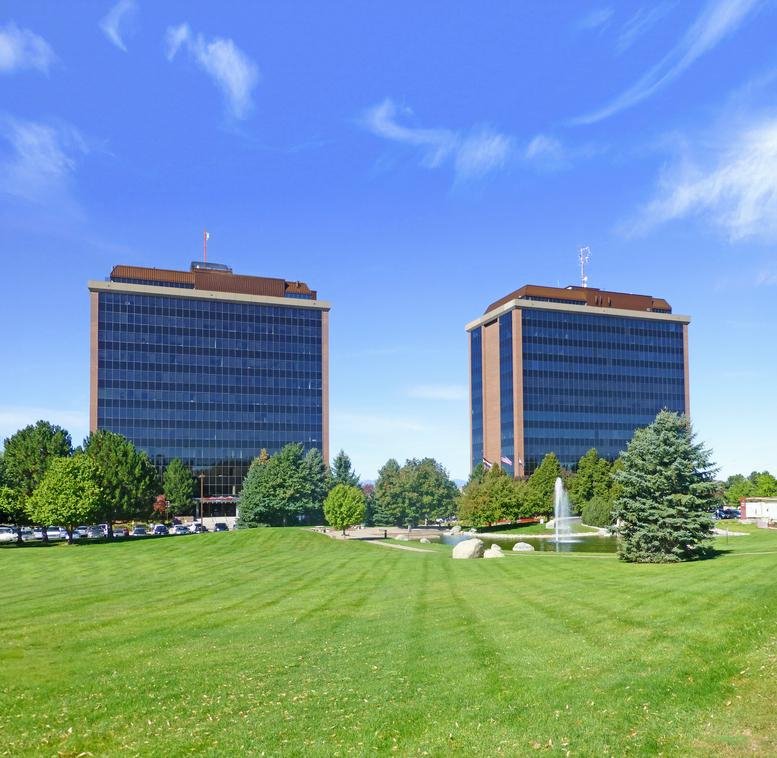 Exterior view of the twin office towers at 2821-2851 South Parker Road, Aurora (Colorado).