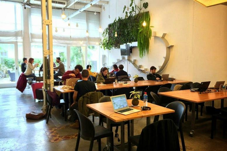 Spacious communal coworking area at Malabia 1720, 11b, Palermo Soho, Buenos Aires, Argentina.