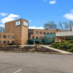 1000 Northbrook Drive, Suite 100 executive suites