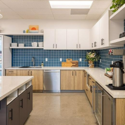 10080 North Wolfe Road, SW3–200 office spaces