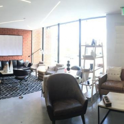 Exterior image of 113 N San Vicente Boulevard, Beverly Hills, 2nd Floor
