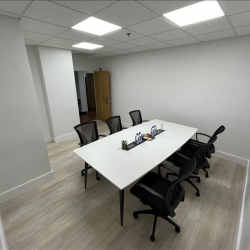 Serviced office centre to let in North Miami