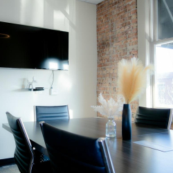 Executive suite to lease in La Grange