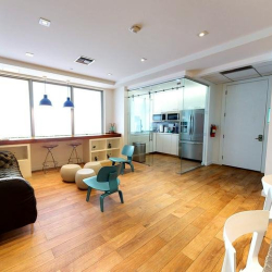 Executive suite to lease in Miami