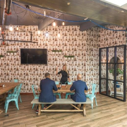 Office accomodation in Plantation