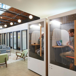 Serviced office to let in Ferndale