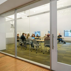 Serviced office centre to rent in Chicago
