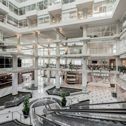 Serviced office centres to let in Toronto