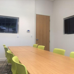 Serviced office to let in Irvine