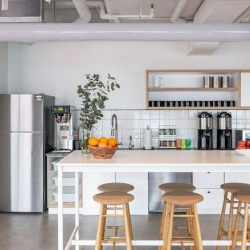 Executive office centre to lease in Toronto